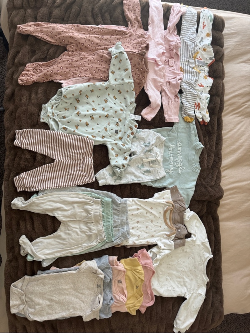 Carter's / Gerber / Cloud Island etc mixed size baby girl cloths